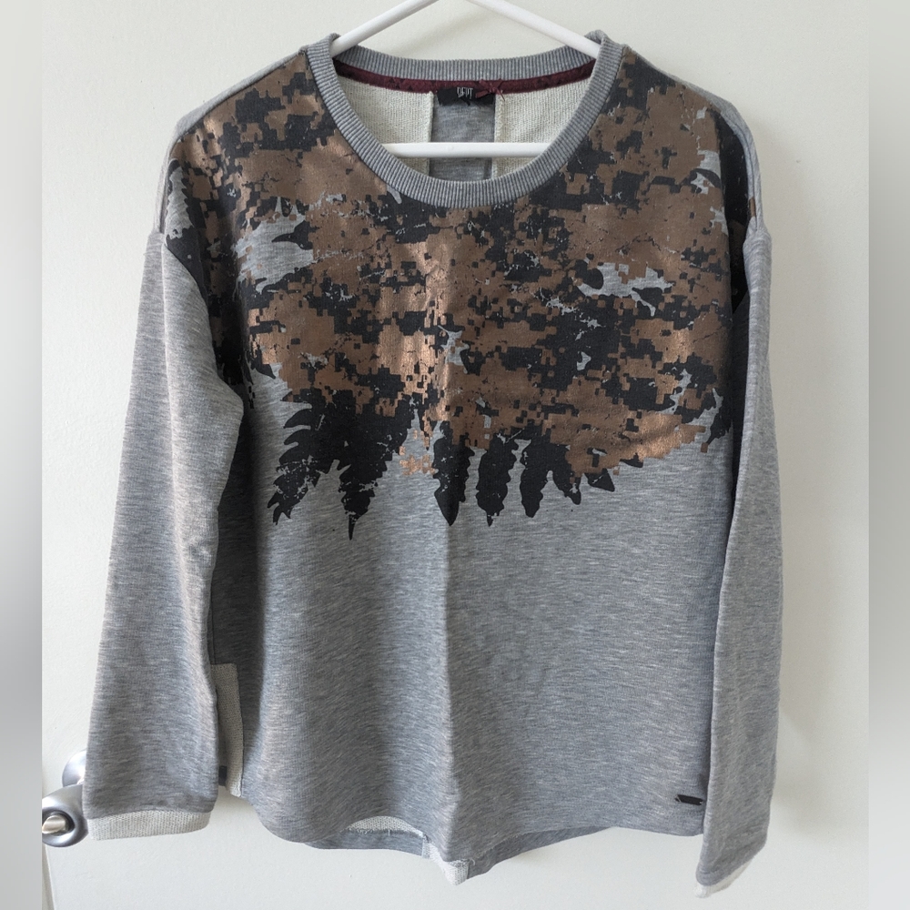 Dept sweater